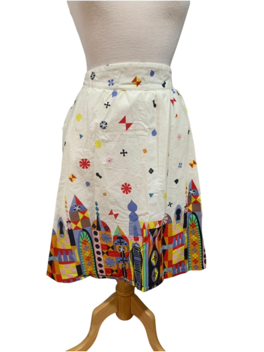 It’s a Small World Disney ModCloth A-Line Skirt 1X White Multicolor Pockets